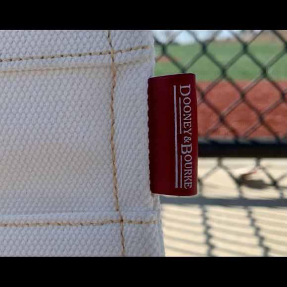 🚨SOLD🚨MLB WHITE DOONEY & BOURKE RED SOX TOTE - Picture 4 of 14